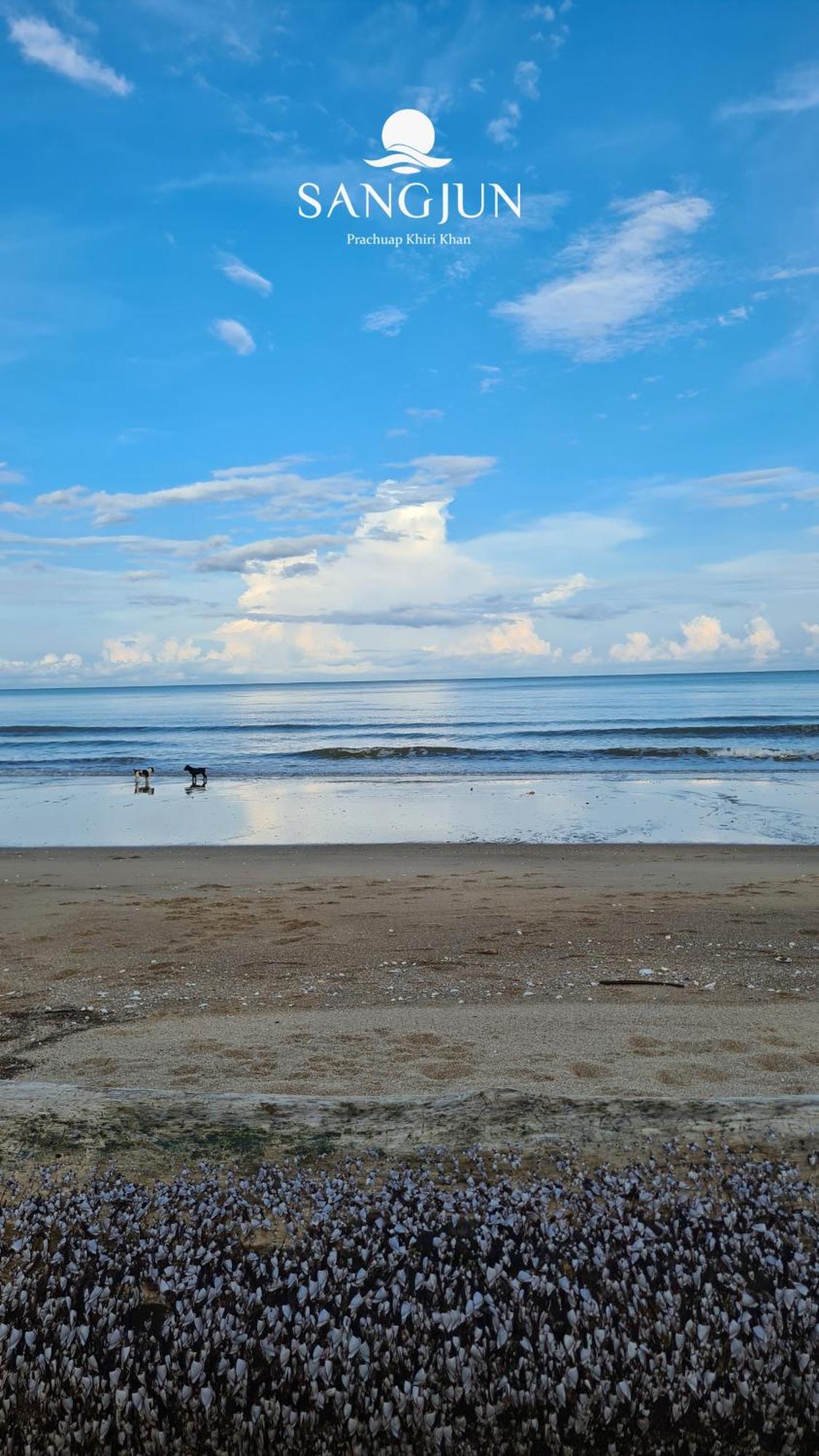 Sangjun On Beach Resort Bang Saphan Dış mekan fotoğraf