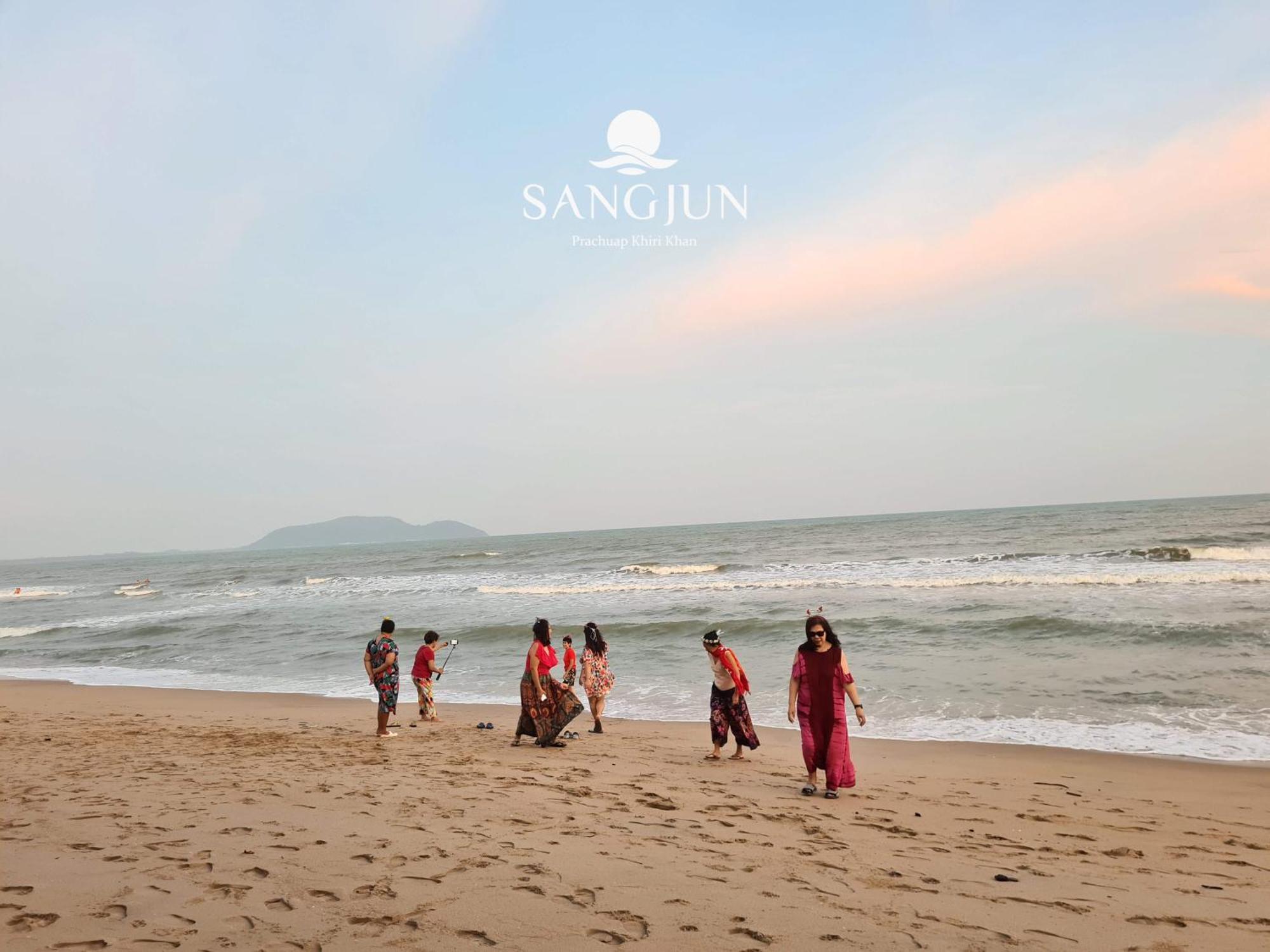 Sangjun On Beach Resort Bang Saphan Dış mekan fotoğraf
