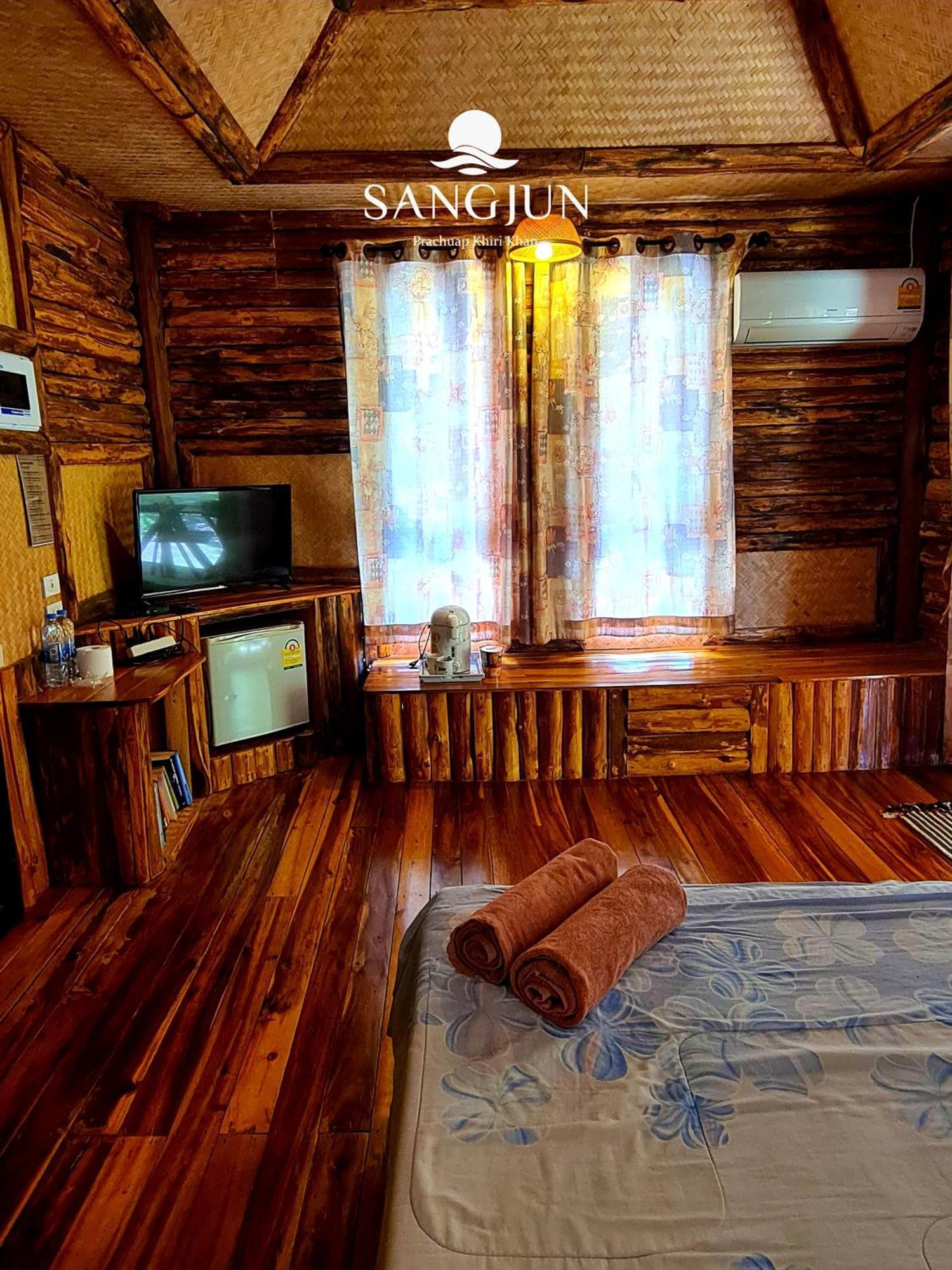 Sangjun On Beach Resort Bang Saphan Dış mekan fotoğraf