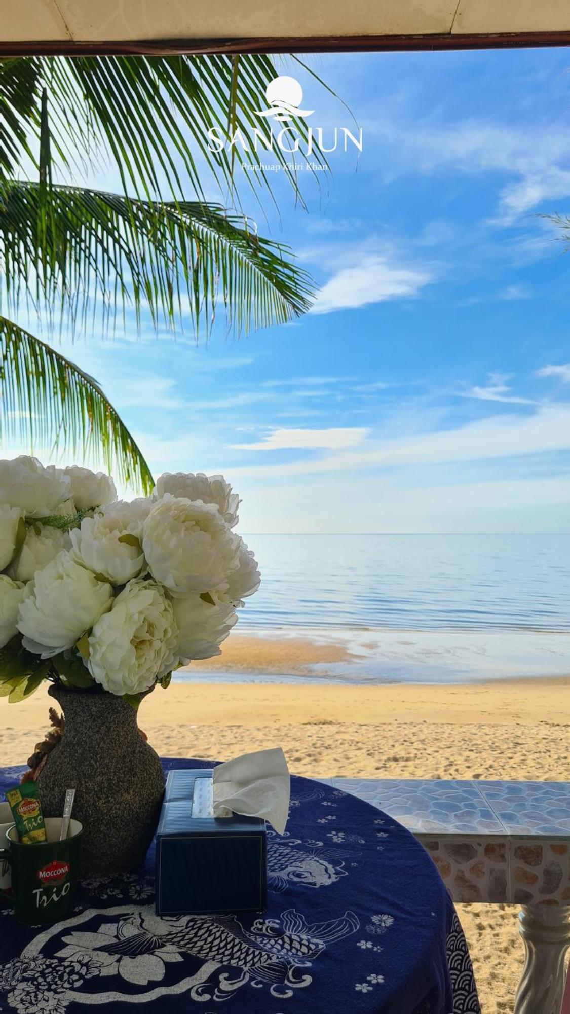 Sangjun On Beach Resort Bang Saphan Dış mekan fotoğraf