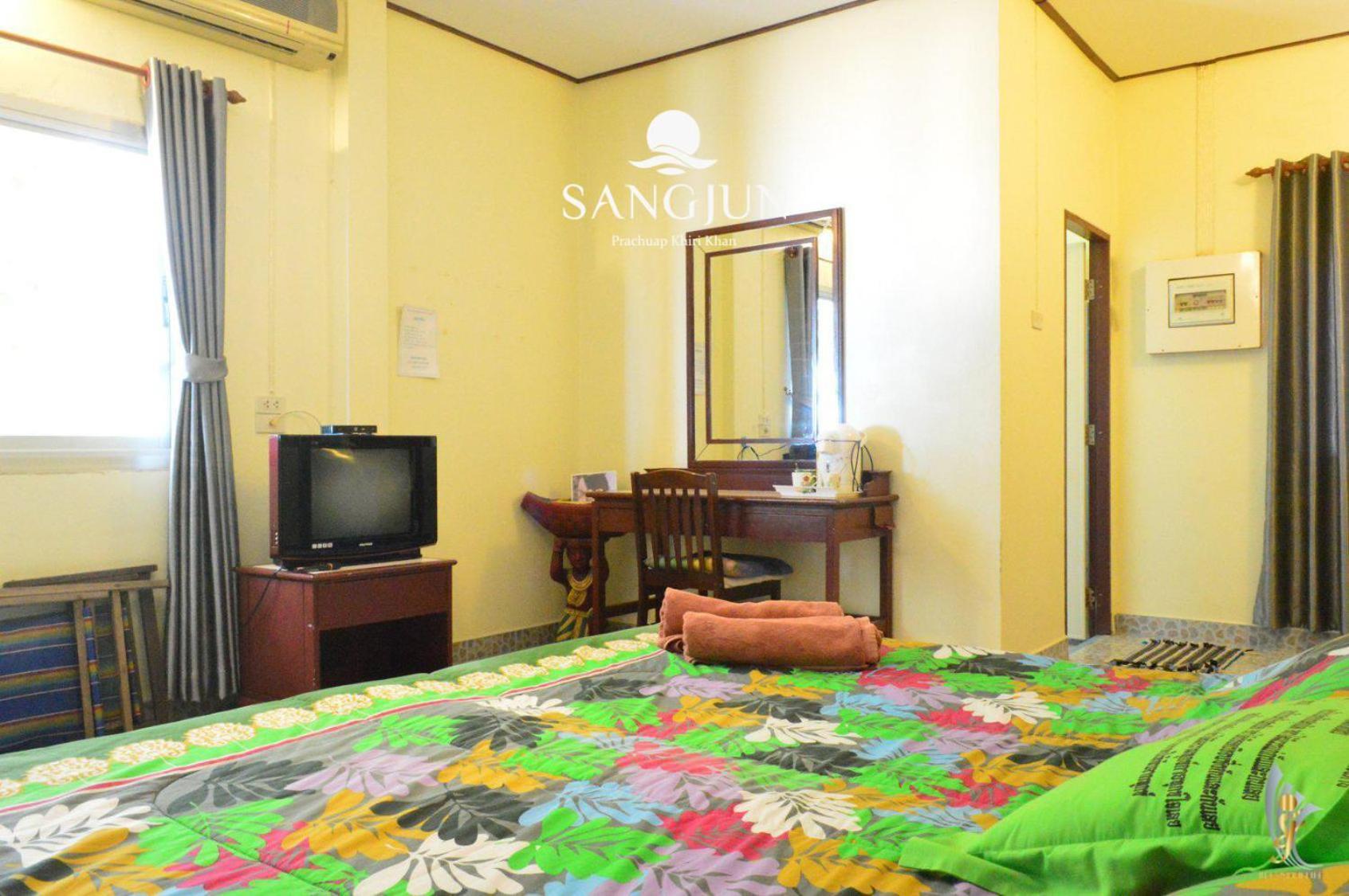 Sangjun On Beach Resort Bang Saphan Dış mekan fotoğraf
